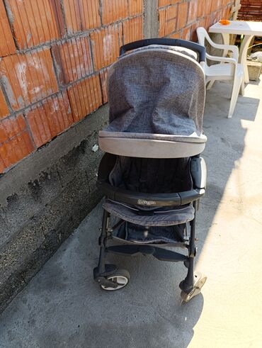 Kolica za bebe: Aluminijumski ram omogućava lako sklapanje i rasklapanje kolica, kao — 5