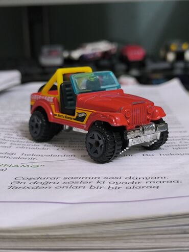 Oyuncaqlar: Hotwheels Kohne modeldir Jeep