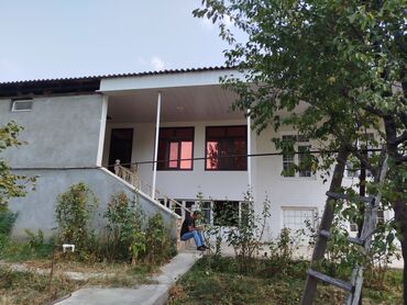 Həyət evləri və villaların satışı: Dağətəyi sakit ərazidə yerləşən geniş həyətli fərdi ev. Ev Şəki şəhər — 2