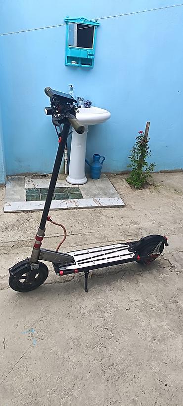 80 cc mator: Salam skuter satilir hec bir problemi yoxdur suret 40 km gedis 30 35 — 3