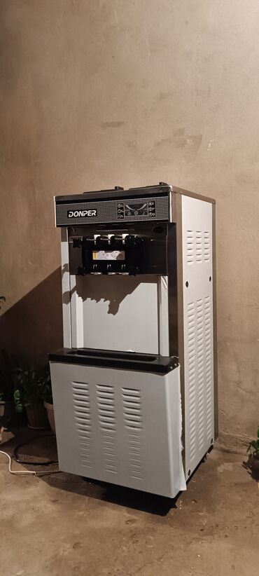 Для кафе, ресторанов: Мороженый аппарат Donper CHL-18 2024 масло встроенный компрессор