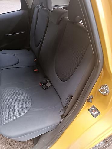 прикурит машина: Honda Fit: 2006 г., 1.3 л, Автомат, Бензин, Хэтчбэк — 3