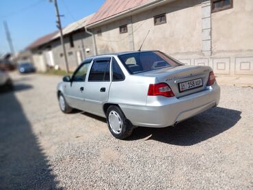 машину бмв: Daewoo Nexia: 2010 г., 1.6 л, Механика, Бензин, Седан