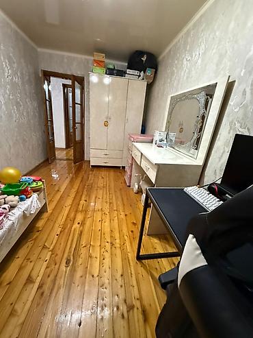 Продажа квартир: 3 комнаты, 56 м², 1 этаж — 4