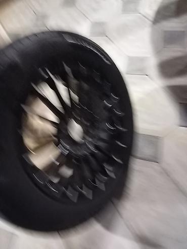 vaz disk: Məlumat: - 4 ədəd təkər diski və şin komplekti - Disklər çoxşaxəli — 2