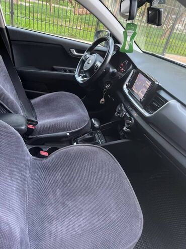 Kia: Kia Stonic: 2018 г., 1.6 л, Робот, Дизель, Кроссовер — 9