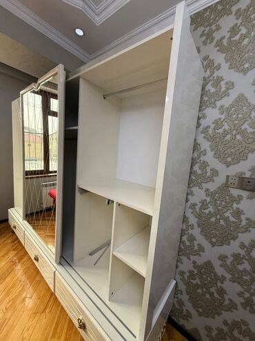 Digər mebel: Şəkillərdə görünən əşyaların hər biri satlıqdadır. Şox bahalı orginal — 20