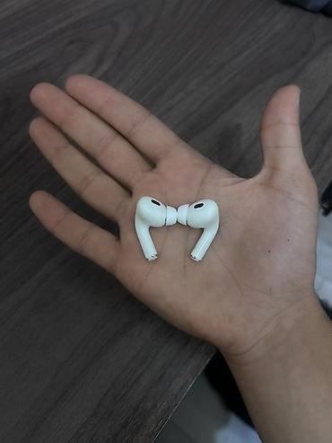 airmax pro: Airpods pro 2 type cdi ikiside birinin giymeti 70 azn — 1