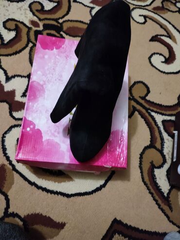 женская обувь 41: Сапоги, 38, цвет - Черный