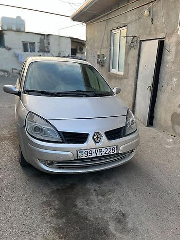kia ceed ekran: Renault Scenic (gümüş rəng), kompakt monovolumen. Xüsusiyyətlər: - — 7