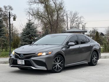 Toyota: Toyota Camry: 2021 г., 2.5 л, Автомат, Гибрид, Седан