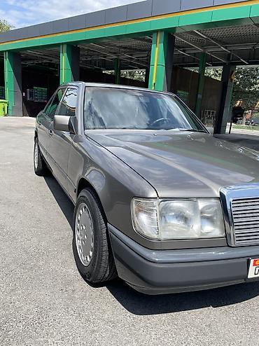 bud e9: Mercedes-Benz W124: 1988 г., 2.3 л, Механика, Бензин, Седан — 6