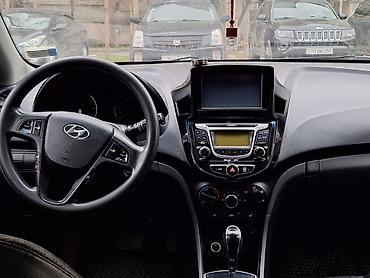 aksent: Hyundai Accent. Disel. Avtomat karopka. Günlük icarəyə verilir — 2