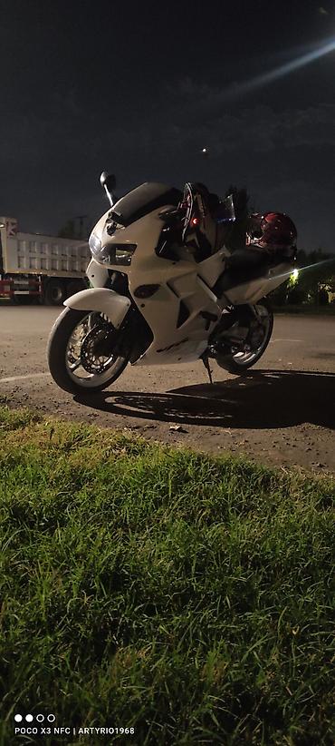 honda cb400 super four: Honda VFR800FI - Спорт-турист с легендарным V4 781 см³ и инжектором — 4