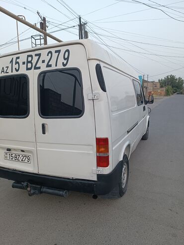 Yük maşınları: Salam aleykum.Arenda ford transit 3.30 metrə arendaya verilir ayliq — 8