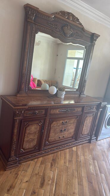 Dolablar: Güzgülü