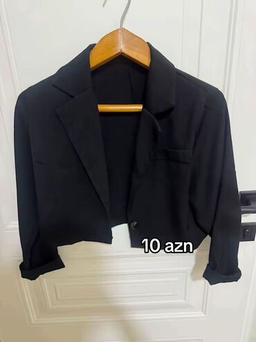 Pencəklər: Qadın geyimləri – müxtəlif modellər - Qara qısa bleizer: klassik — 1