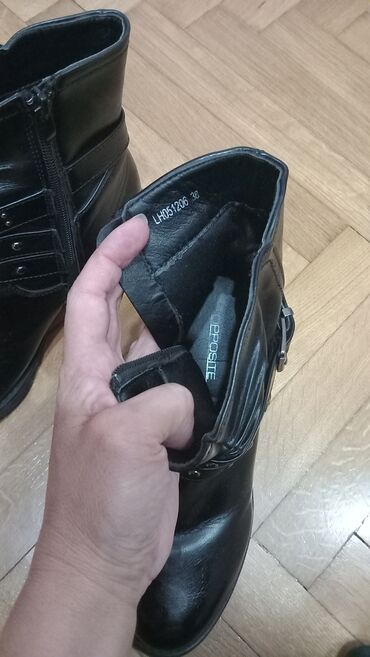 Gležnjače: Gležnjače, Opposite, 38 — 6