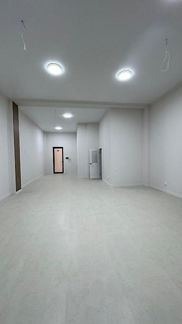 Коммерциялык мүлк: Кеңселерди сатуу 67 м², Ремонту бар, Бизнес борбор, 1 кабат — 4