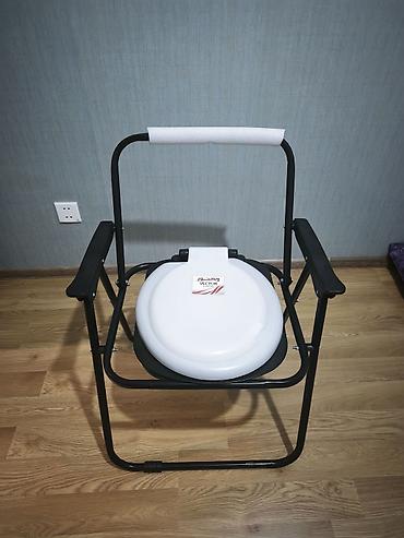 Portativ tualet kreslosu (komod) - Geniş, sabit metal karkas – qara — 5