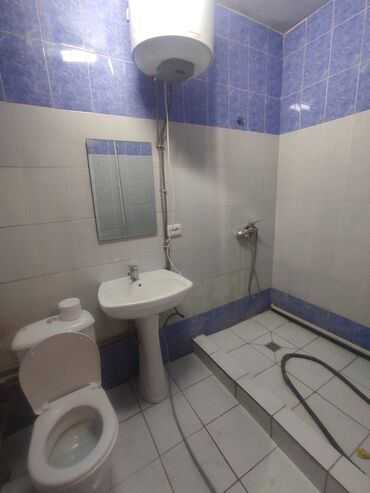 аренда квартир в микрорайонах бишкек: 1 бөлмө, Чогуу жашоосу жок, Эмерексиз