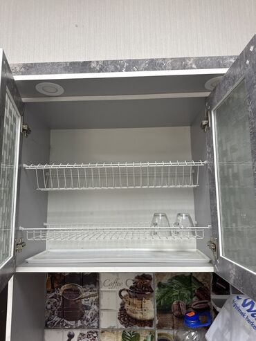 размещение кухонной мебели: Кухонный гарнитур, цвет - Серый, ДСП
