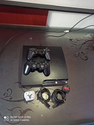 плейстешин 2: Игровая консоль Sony PlayStation 3 в комплекте с двумя беспроводными