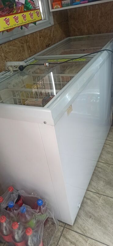 Холодильники, морозильные камеры: Морозильник лари1,7*0,64м,морозит отлично.Цена договорная