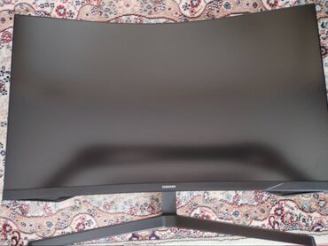 Monitorlar: Monitoru 6 ay bundan qabag almisam 144Hz yeniləmə sürəti.Hec bir