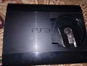 цена плейстейшен 3: PlayStation 3 Modelidir 49 oyunlu 2 joystick ilə kabelləri hamısı var