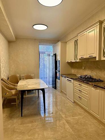 Продажа квартир: 5 и более комнат, 205 м², 2 этаж — 14