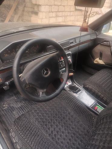 mercedes benz 208 d: Mercedes-Benz E 200: 2 l | 1991 il Sedan — 5