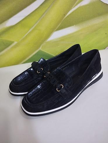 fendi cantalar: Qara rəngdə elegant loafer ayaqqabılar. - Üst hissə timsah naxışlı — 1
