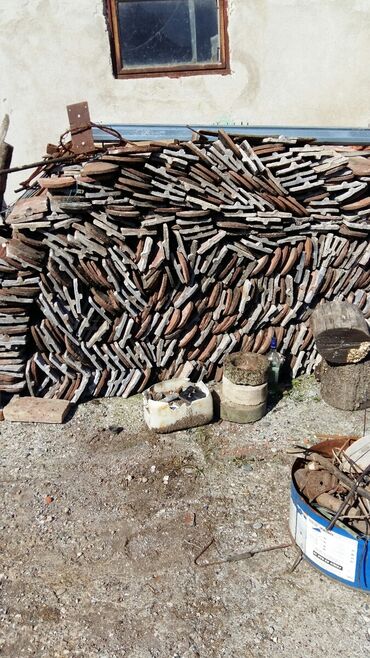 Građevinarstvo i remont: Crep biber.oko 2500 komada.za etno objekte.poplocavanje dvorista.samo