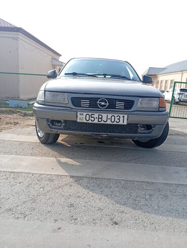 Opel: Opel Astra Caravan (şunur kuzov) Xüsusiyyətlər: - Kuzov — 12