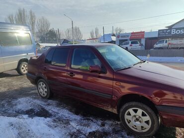 продаю муравейник: Volkswagen Vento: 1993 г., 1.8 л, Бензин