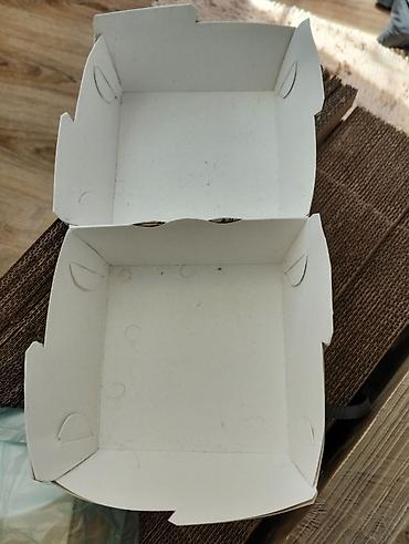 3 ölçü pizza paketleri heresinden 100 dene. 300 dene ümumi. 2 ölçü
