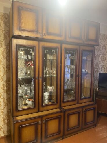 вешалки напольные для одежды деревянные дорогие: Стеклянная витрина-шкаф