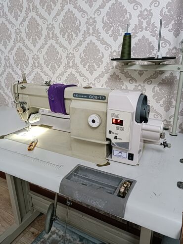 сдаем швейный цех: Швейная машина Typical, Полуавтомат
