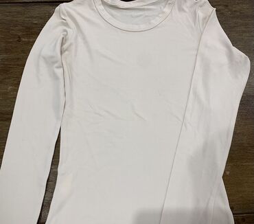 Другие детские вещи: Очень много вещей . листаем. Продаю вещи на 42-44 размер и на — 6