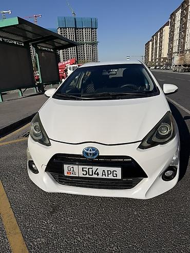 hilux syrf: Toyota Prius C: 2016 г., 1.5 л, Автомат, Гибрид, Хэтчбэк — 1