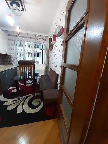 menzere sekilleri profil ucun: Salam, Xırdalanda 1 saylı məktəbə icraya sürət qatarına yaxın binada — 4