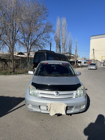 Toyota: Toyota ist: 2003 г., 1.5 л, Автомат, Бензин, Седан