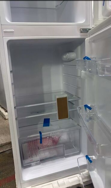 холодильник витринный: Холодильник Beko, Б/у, Двухкамерный, 80 * 2 *