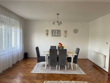 Kuće na prodaju: 390 kv. m, 8 soba — 9