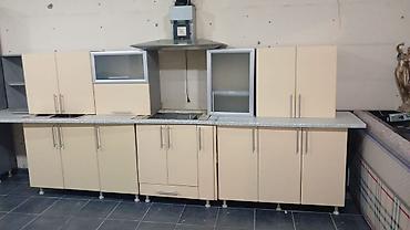 Кухонные гарнитуры: Mətbəx mebeli 420 sm. Qırığı, sınığı, çürüyü yoxdur. Üstündə moyka, 2 — 2