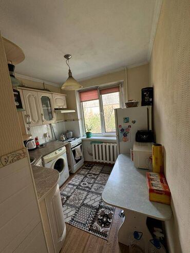 недвижимость город ош: 3 комнаты, 60 м², 104 серия, 4 этаж