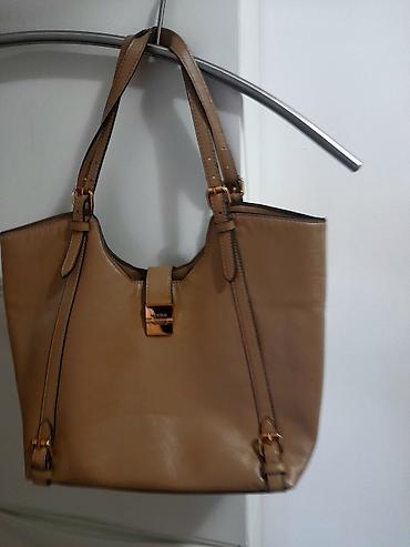 Torbe: Nine West ženska torba – tote model u bež/karamel nijansi. - — 1