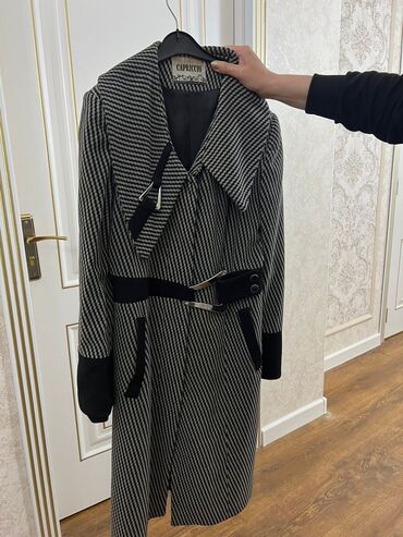 женское пальто: Пальто M (EU 38), цвет - Серый