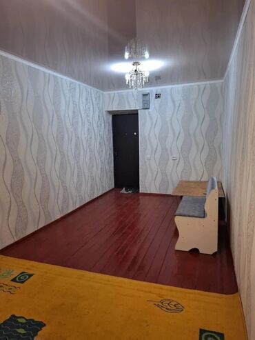 дома барачного типа: 18 м², Без мебели